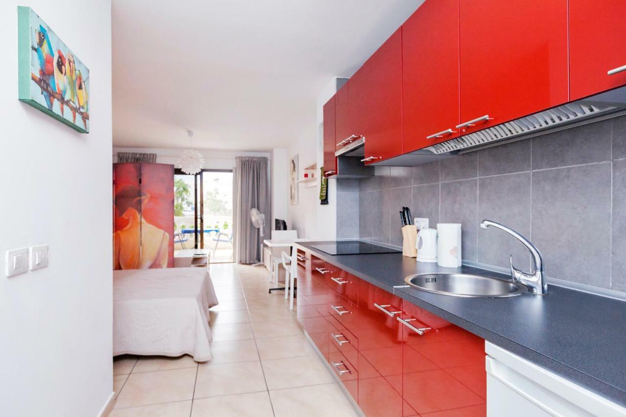 Popular Complex Apartment Лос Кристианос Екстериор снимка